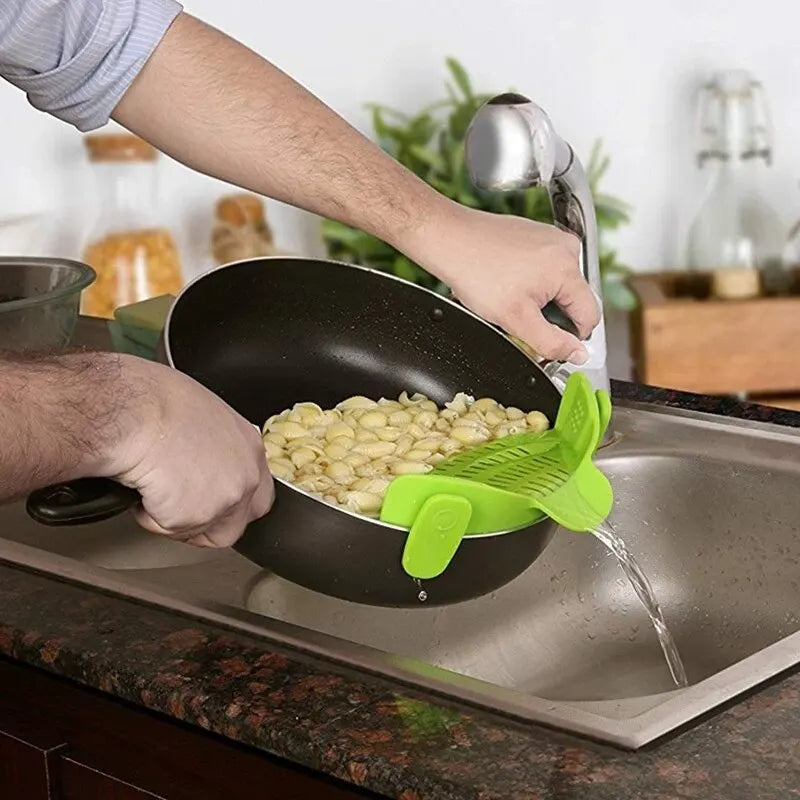 🍳 Universal Silicone Strainer Clip – Hassle-Free Kitchen Draining Solution